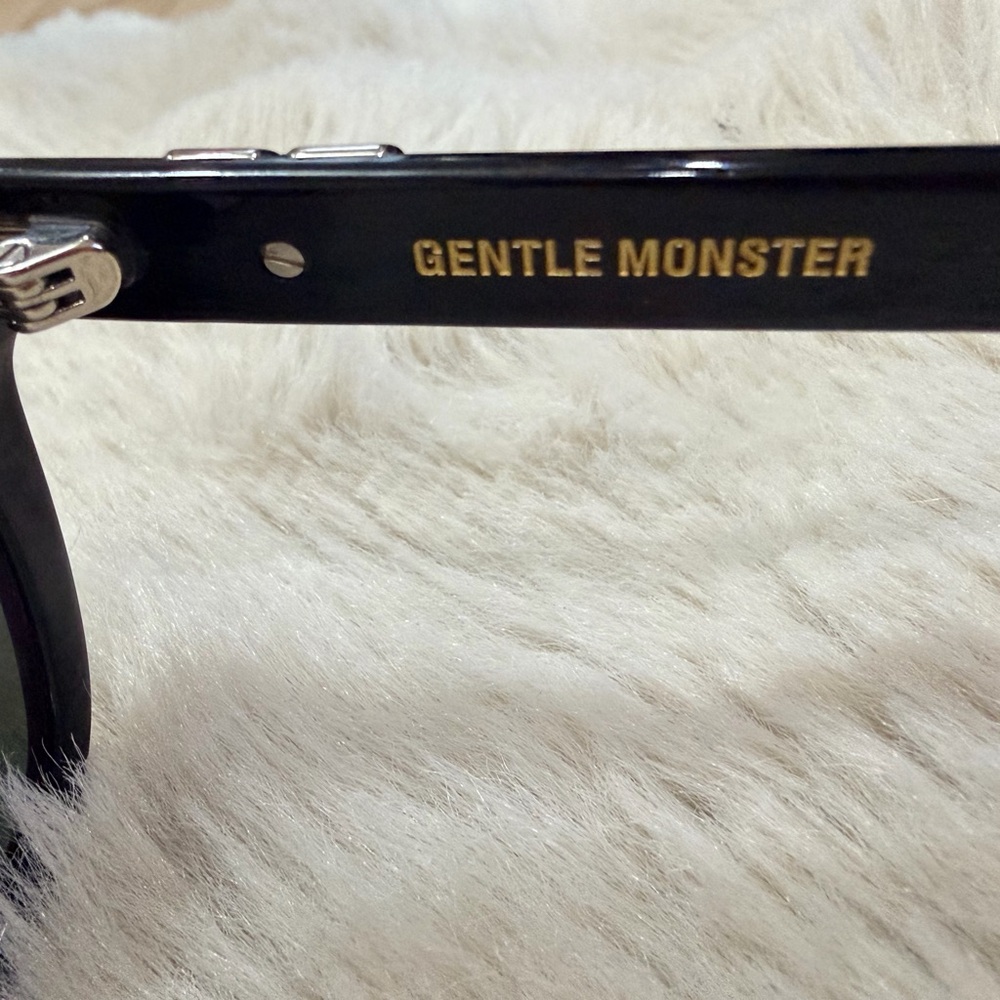 Gentle Monster - Musee Wayfarer Sunglasses - image 6